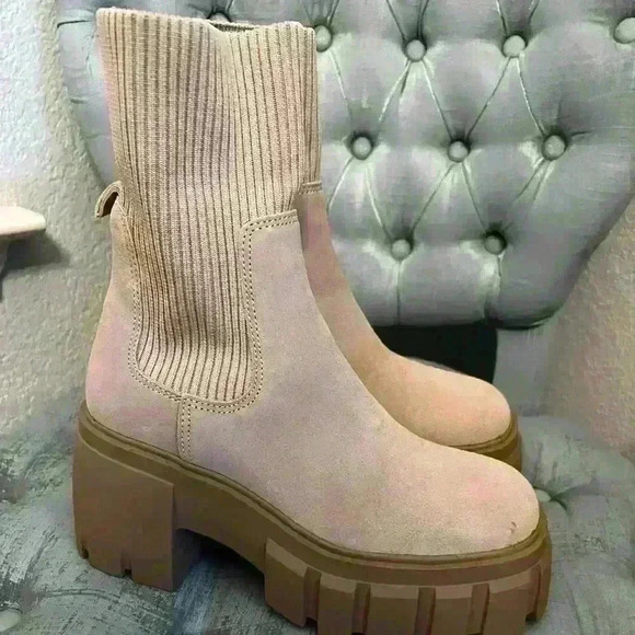 Women's Liberti Lug Sole Boots size 6.5 - Picture 2 of 5